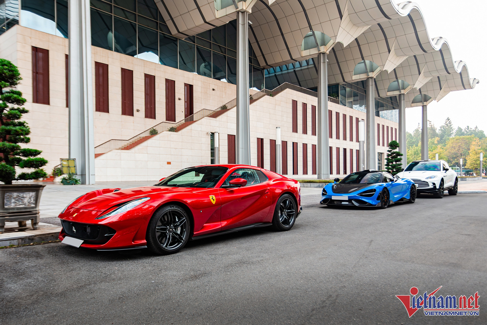 W-sieu xe cuoi 1.jpg