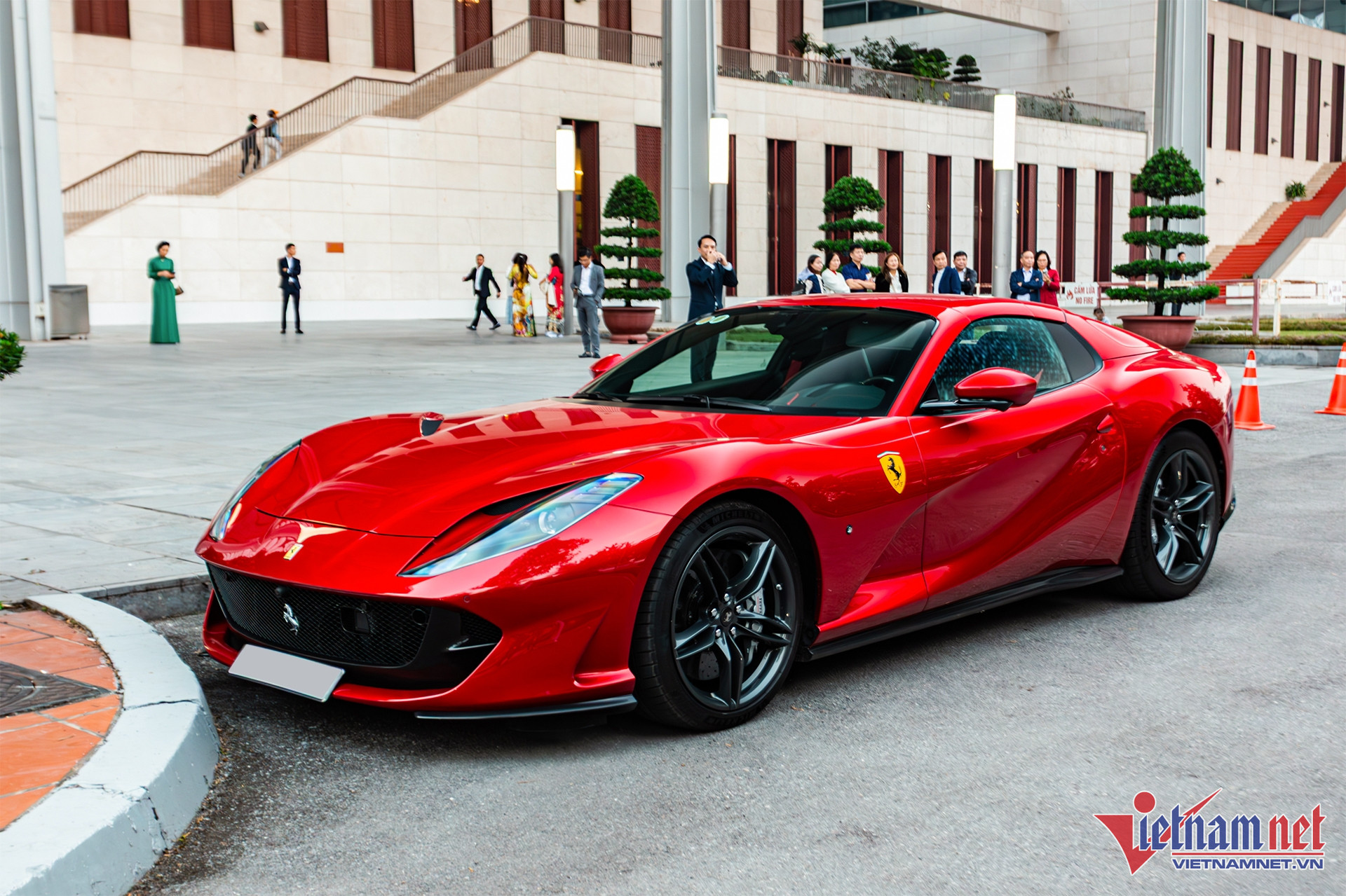 W-sieu xe cuoi 3.jpg