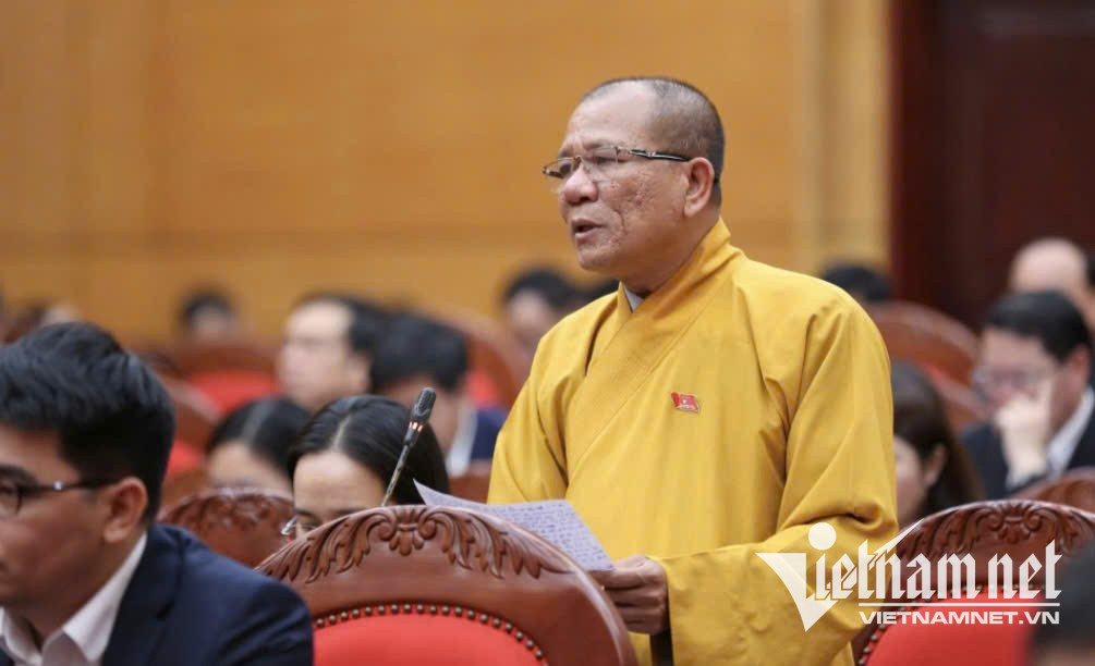 W-Thượng tọa Thích Đạo Hiển phát biểu tham luận tại Kỳ họp thứ 34 HĐND tỉnh Quảng Ninh.jpg