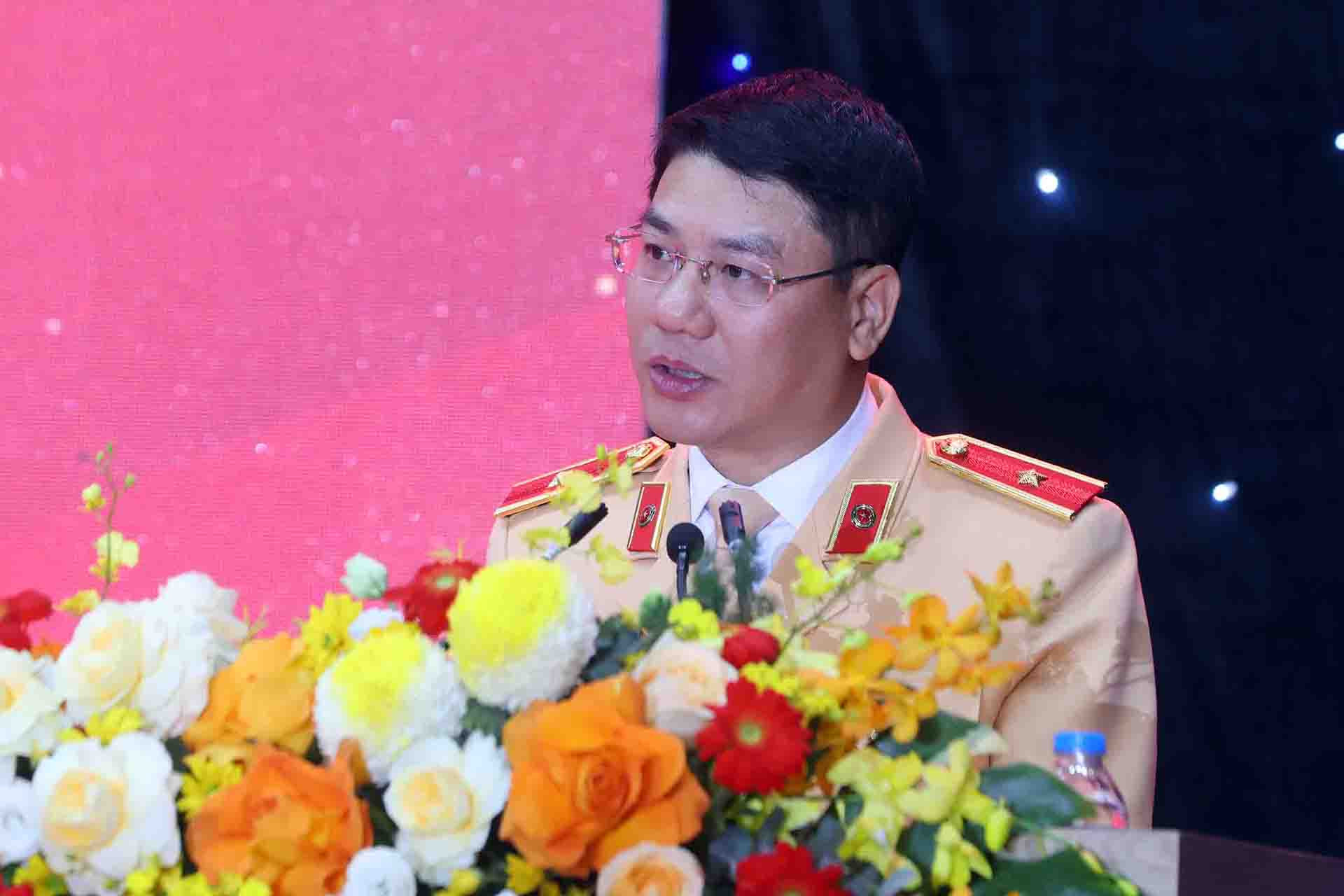 CSGT mỗi ngày nhận hàng nghìn phản ánh giao thông qua VNeTraffic