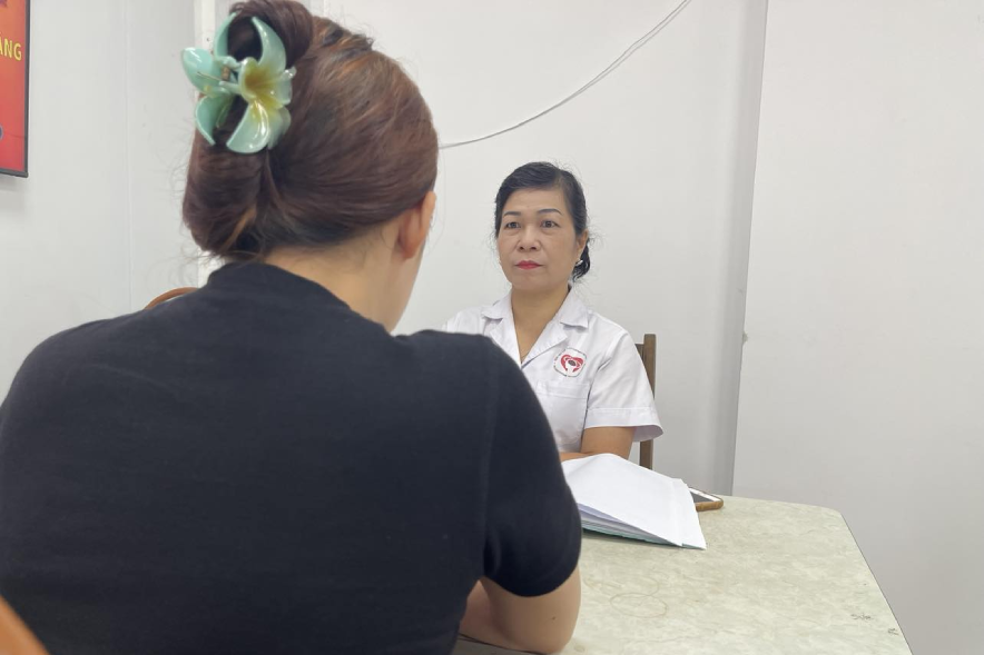 Áp lực 'lương nghìn đô' đè nặng, cô gái mắc bệnh tâm thần