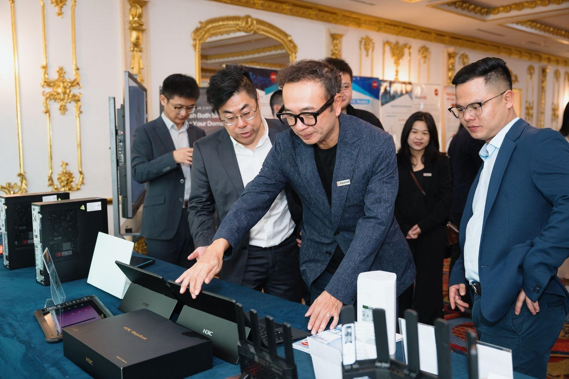 Bước tiến mới của Digiworld và H3C trong cuộc đua phân phối giải pháp hạ tầng số