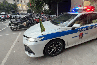 Điểm đặc biệt của đèn giao thông AI ở Hà Nội: Tự xanh khi 'thấy' xe dẫn đoàn