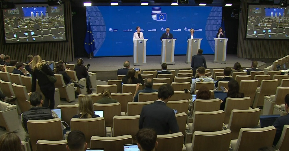 EU nhất trí cho Ukraine vay 105 tỷ USD, không d...