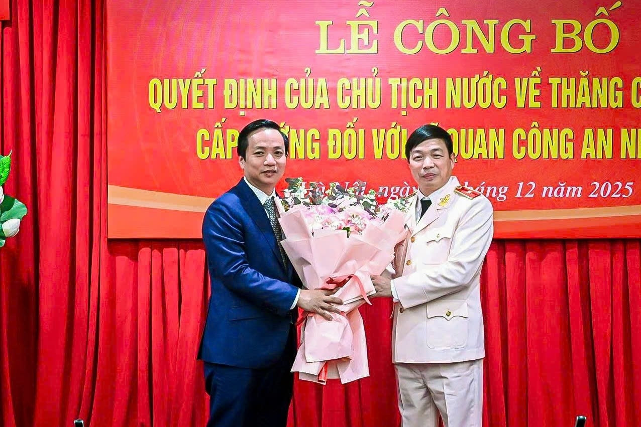 Giám đốc Công an Cao Bằng Nguyễn Quang Vinh được thăng cấp bậc hàm Thiếu tướng