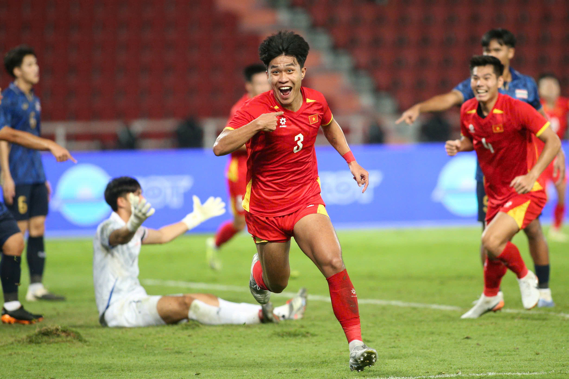 Ly Duc U22 Viet Nam U22 Thai Lan 2.jpg