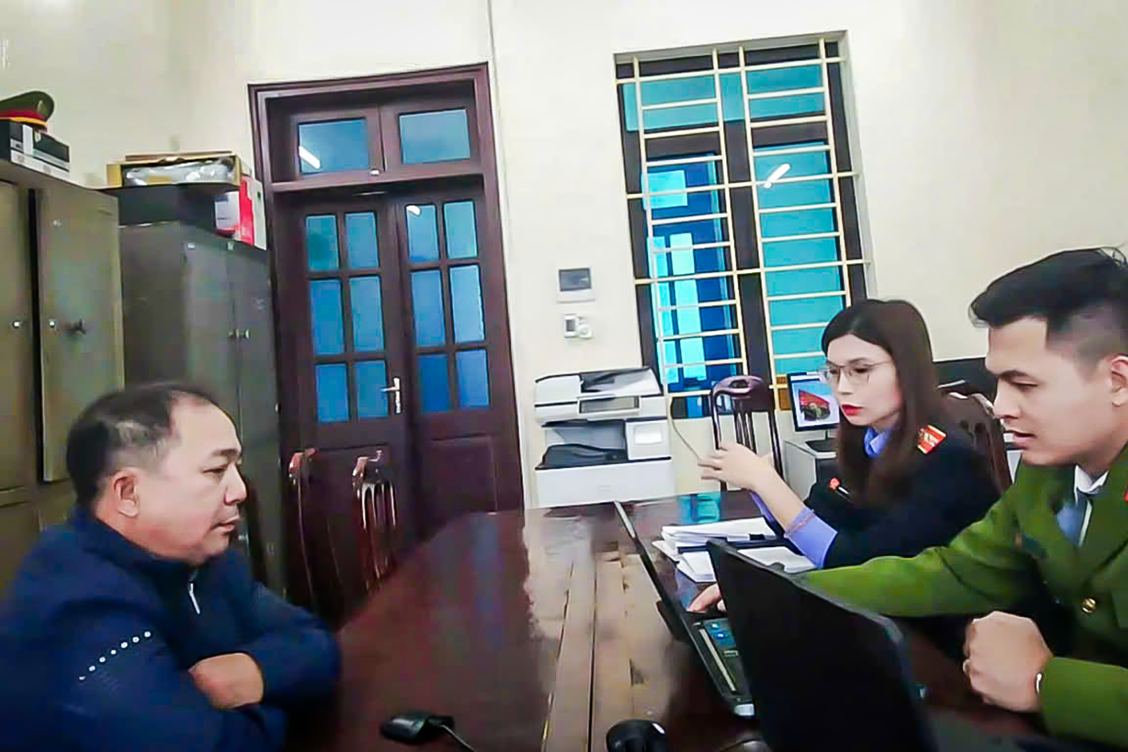 Thủ quỹ ở Ninh Bình bị tạm giam vì tham ô tiền của hợp tác xã