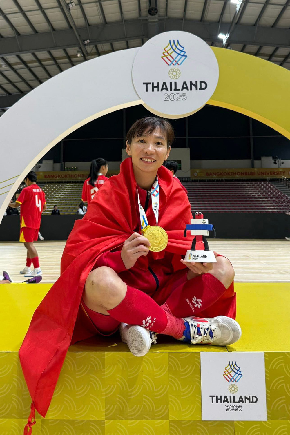 Thuy Trang futsal SEA Games 33 HCV 2.jpg