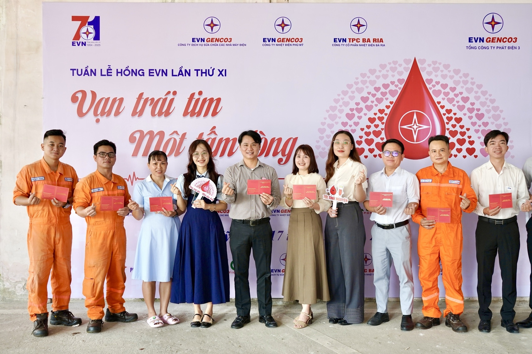 Tuần lễ hồng EVN: EVNGENCO3 hiến tặng 400 đơn vị máu