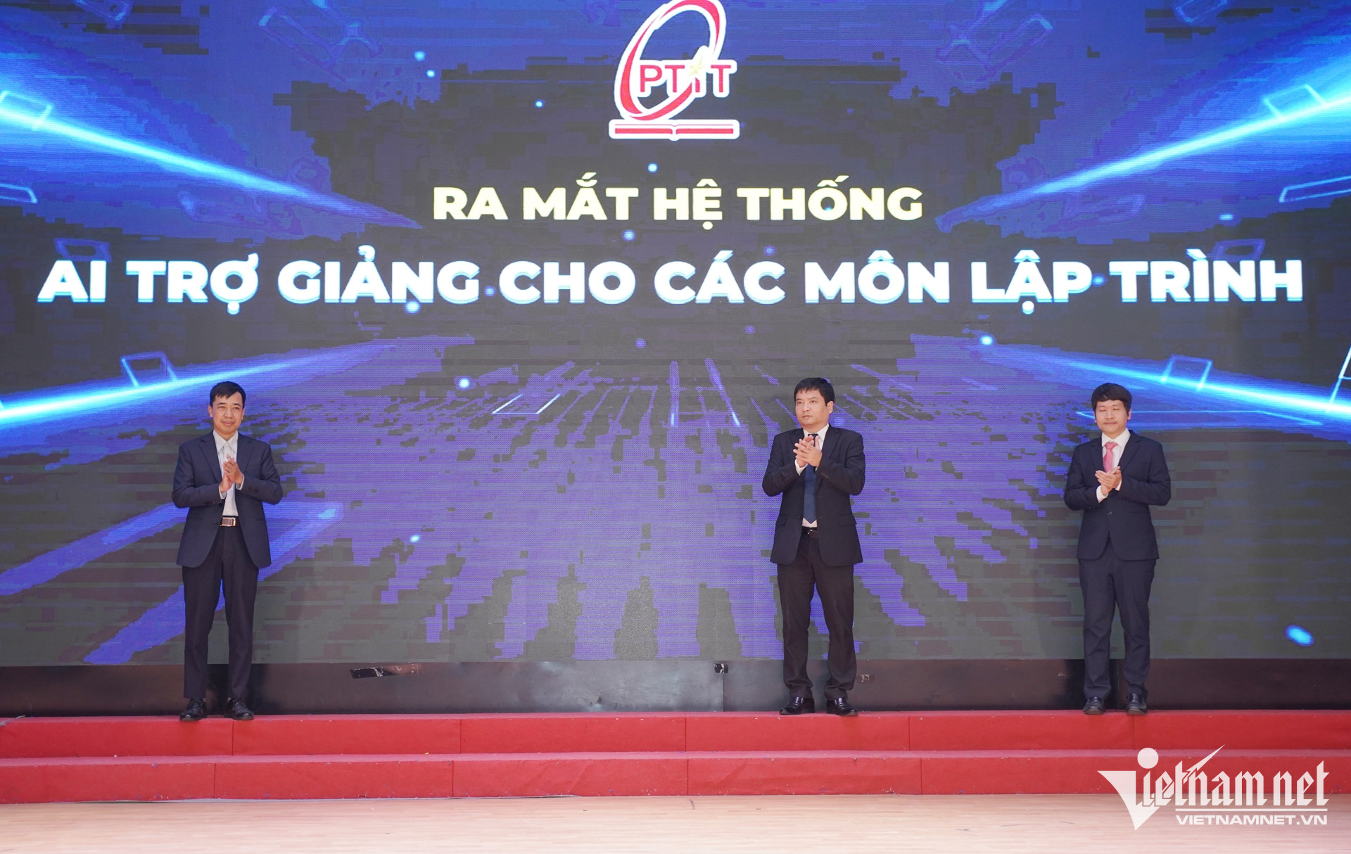 W-AI tro giang.JPG.jpg