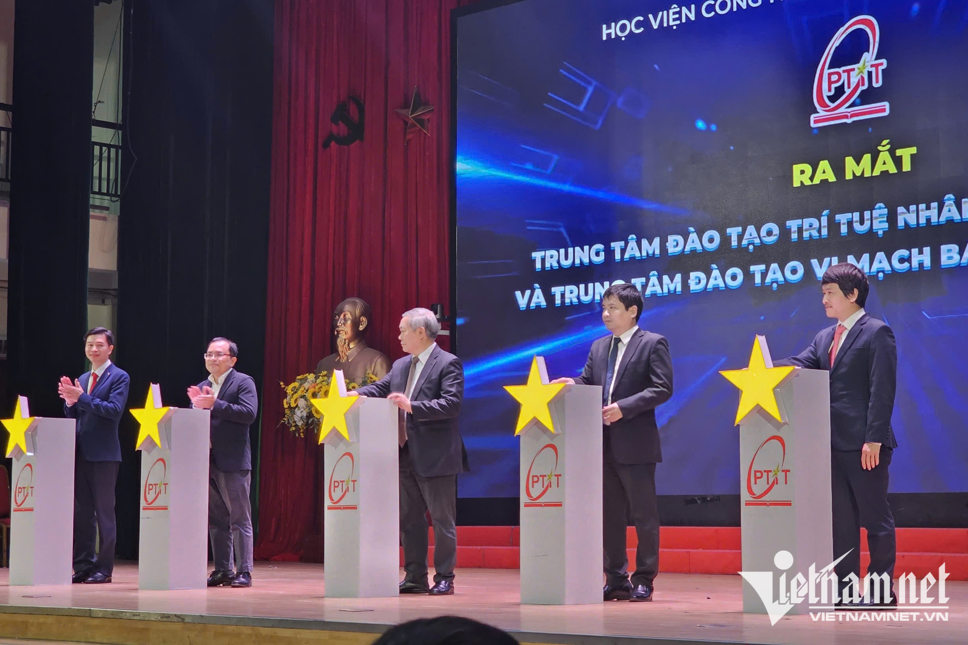 W-trung tam dao tao chuyen sau PTIT 1.jpg