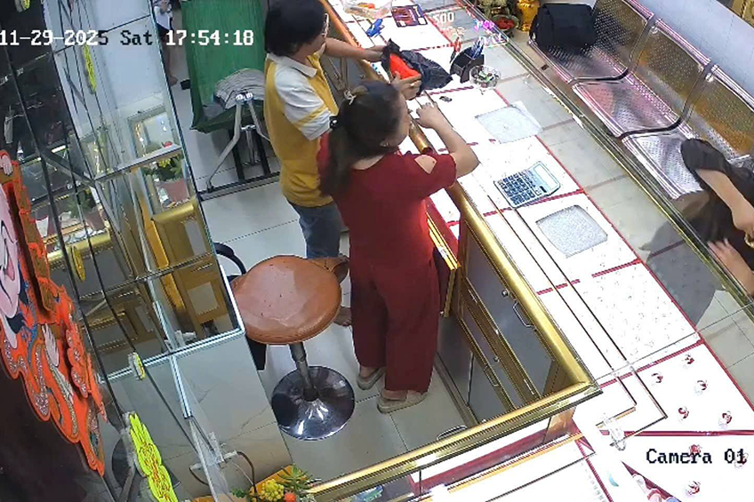 Bản tin cuối ngày 2/12: Lời khai của kẻ cướp tiệm vàng, dọa tự sát khi bị bắt