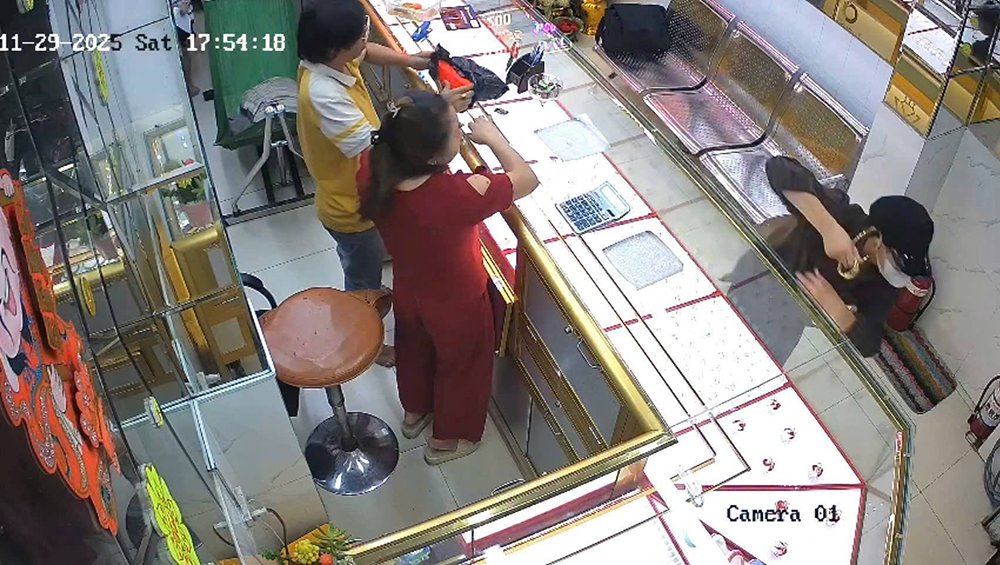 cuop giat tiem vang 2.png