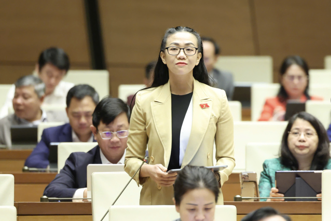 ĐBQH đề xuất miễn phí 1 năm tiền đóng bảo hiểm y tế cho người dân vùng lũ