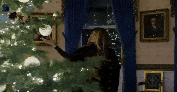 Đệ nhất phu nhân Melania trang hoàng Nhà Trắng đón Giáng sinh