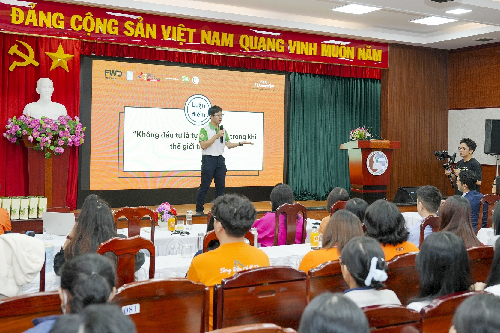 FWD đồng hành cùng giới trẻ hình thành thói quen tài chính bền vững