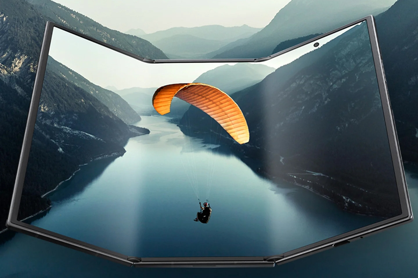 Galaxy Z TriFold ra mắt: Màn hình 10 inch ‘điên rồ’ và pin ‘cực khủng’