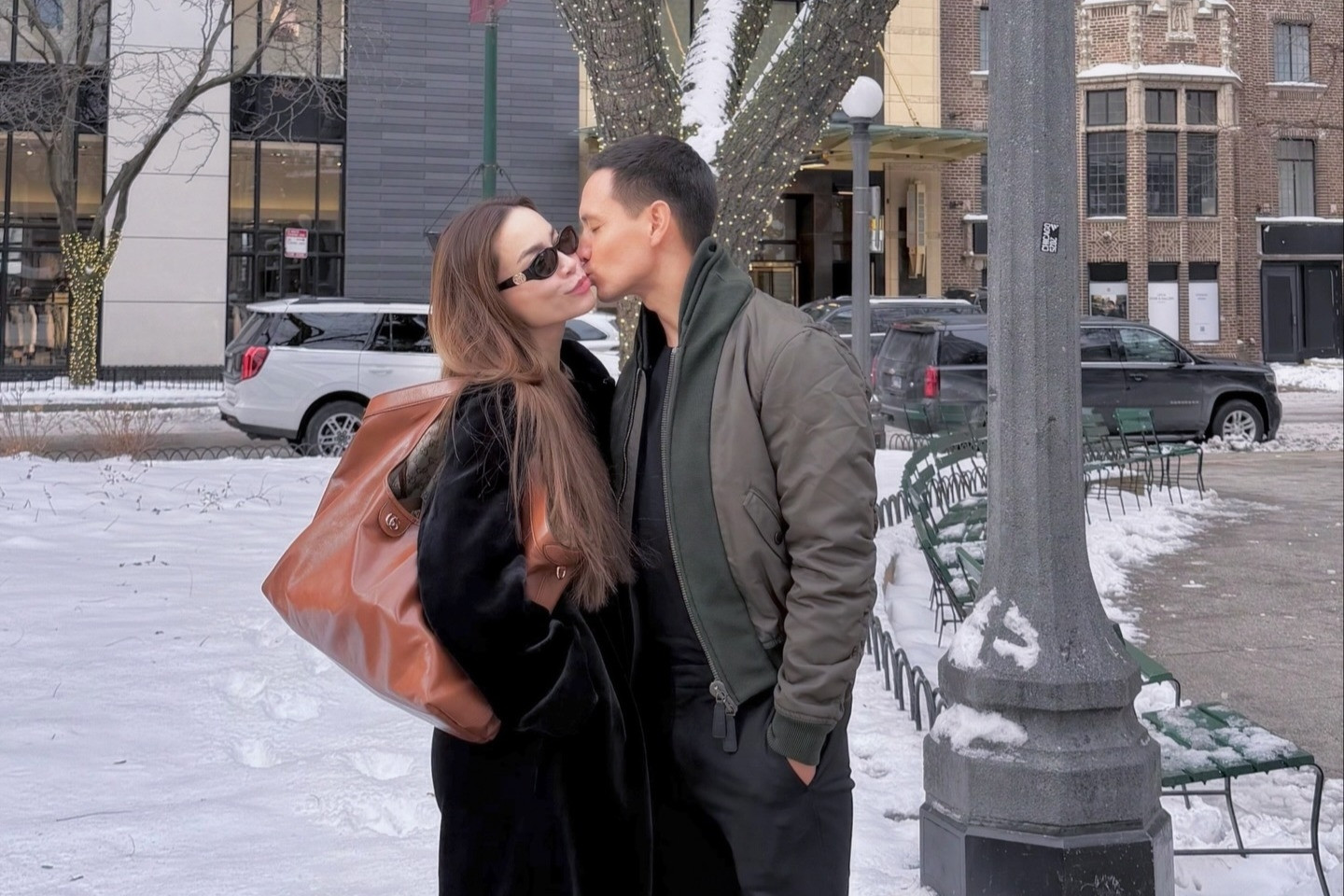 Hồ Ngọc Hà - Kim Lý tình tứ tại Mỹ, Mỹ Tâm rất 'ngầu' khi tập hát