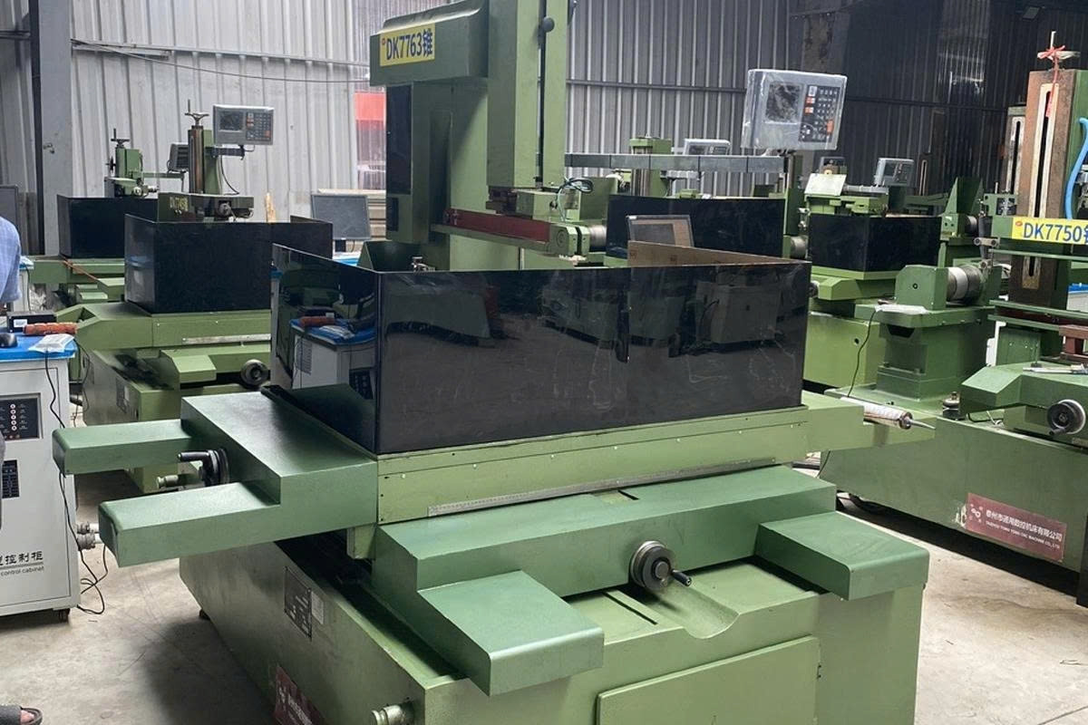 Khởi tố 2 vụ buôn lậu máy móc cũ: Hé lộ những thủ đoạn gian dối tinh vi