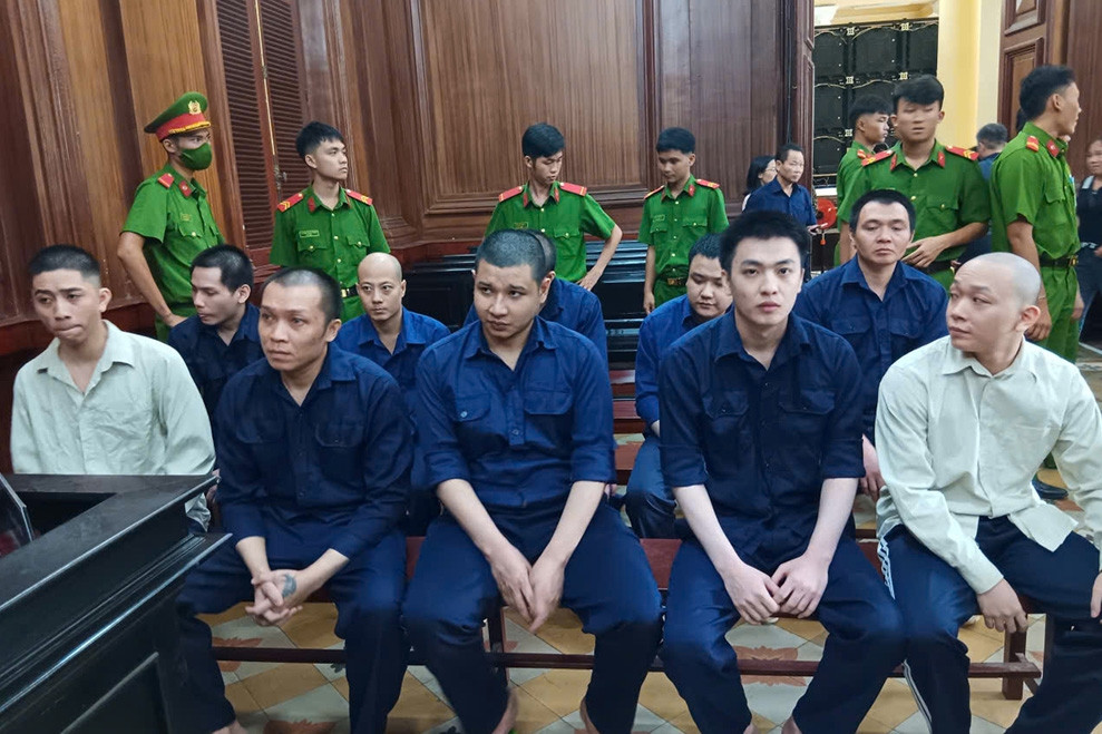 Lãi suất 540%/năm, nhóm tín dụng đen tạt sơn nhà con nợ để ép trả tiền