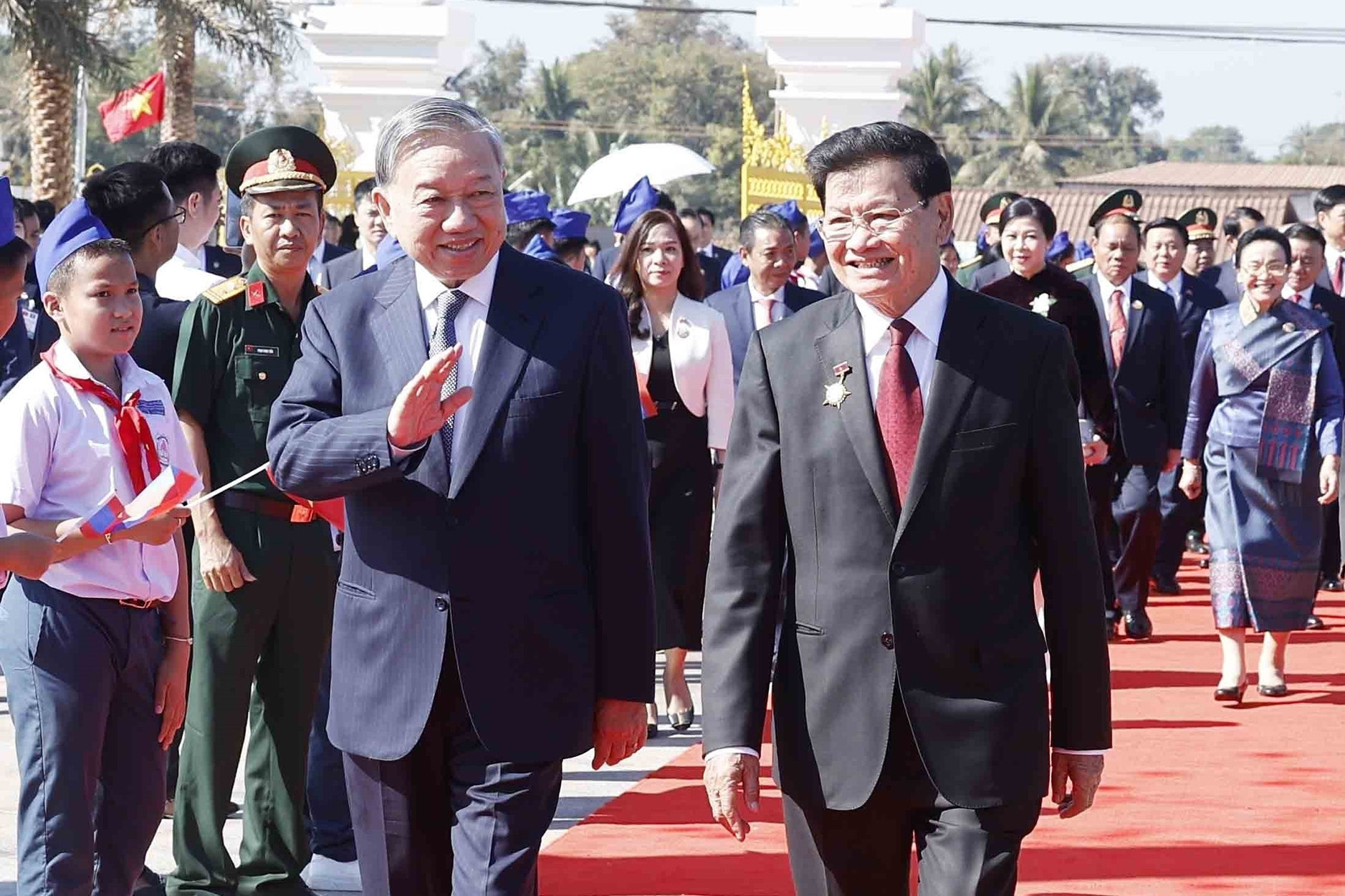 Tổng Bí thư dự khánh thành Công viên Hữu nghị Lào - Việt Nam