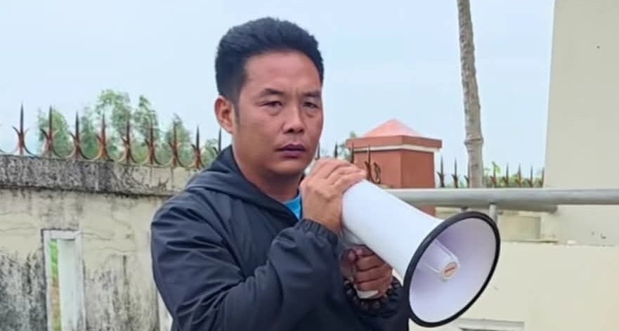 Trưởng thôn đi chân đất gây ấn tượng: Đọc vanh vách tên 800 hộ, nhớ mặt 3.000 dân