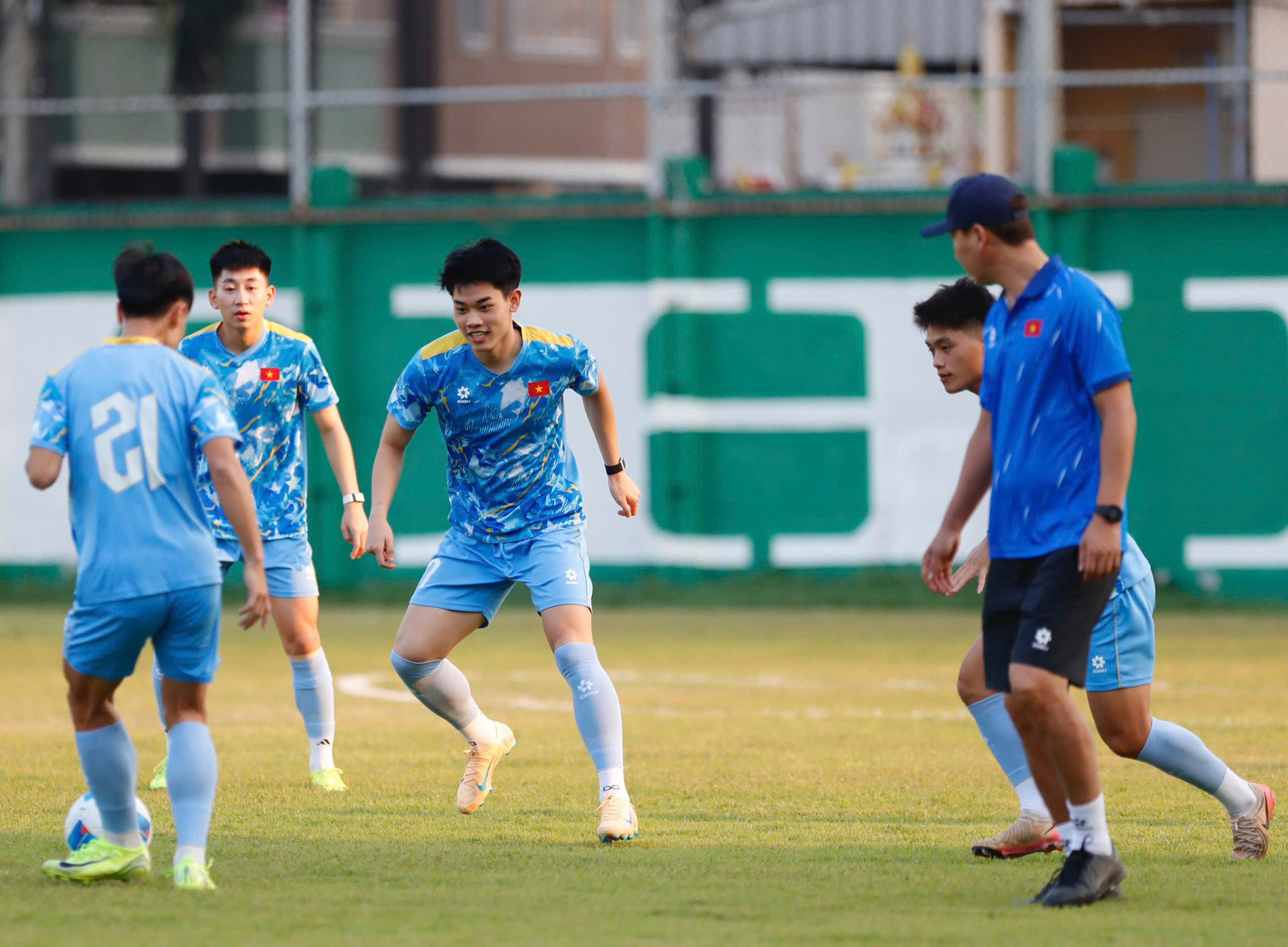 HLV Kim Sang Sik dùng đội hình mạnh nhất U22 Việt Nam đấu Lào? u22 viet nam 5.jpg