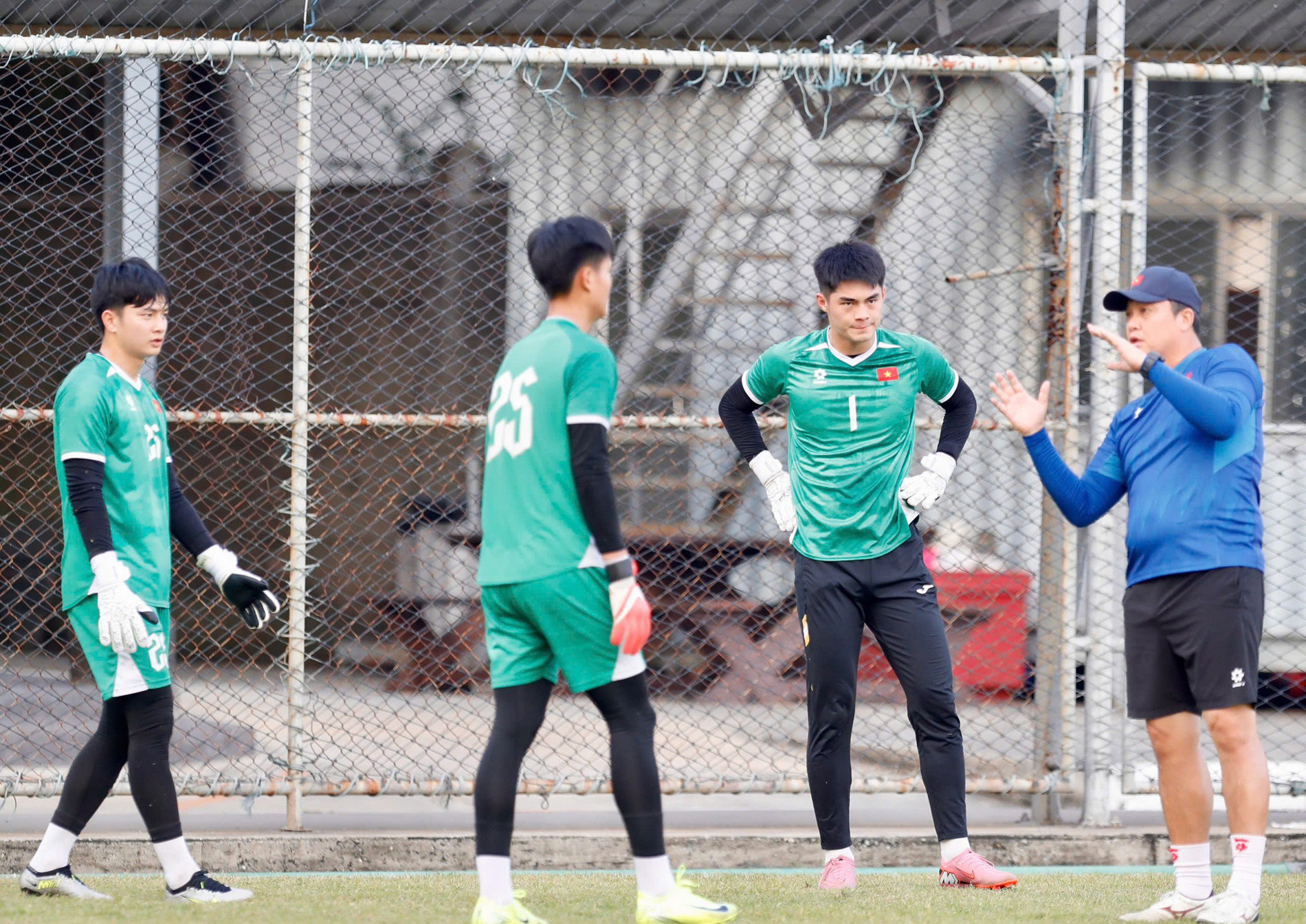 HLV Kim Sang Sik dùng đội hình mạnh nhất U22 Việt Nam đấu Lào? u22 viet nam 9.jpg