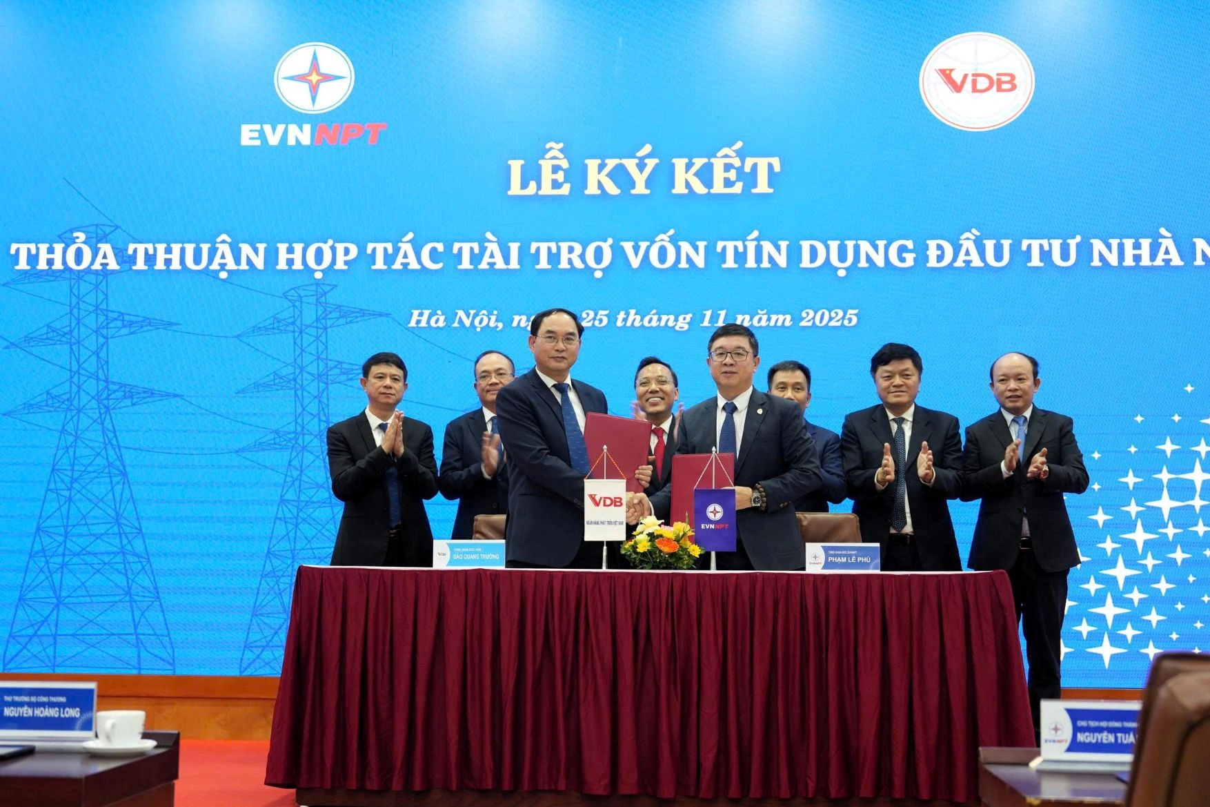 VDB ký thỏa thuận hợp tác tài trợ vốn tín dụng đầu tư của Nhà nước với EVNNPT
