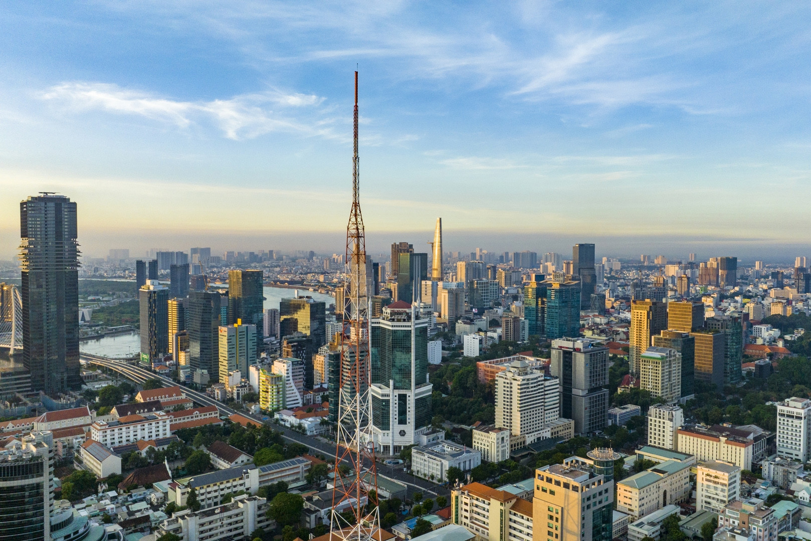 Vốn công, vốn tư hay là PPP?