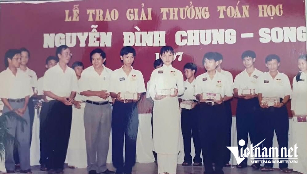 W-Tiến sĩ Lê Bá Khánh Trình.jpg