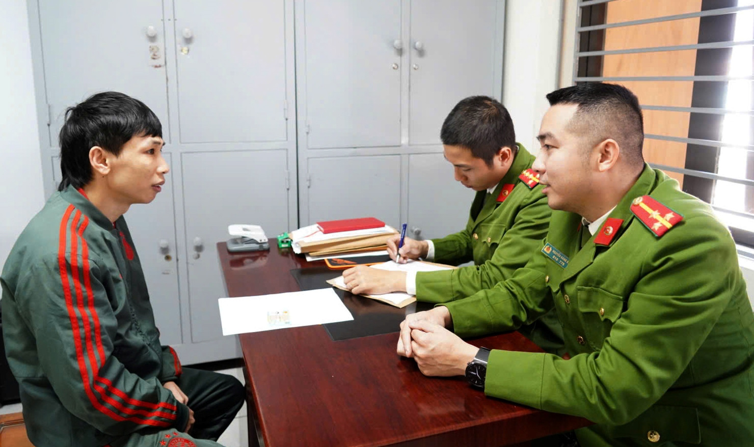 1_ Doi tuong khai nhan.jpg