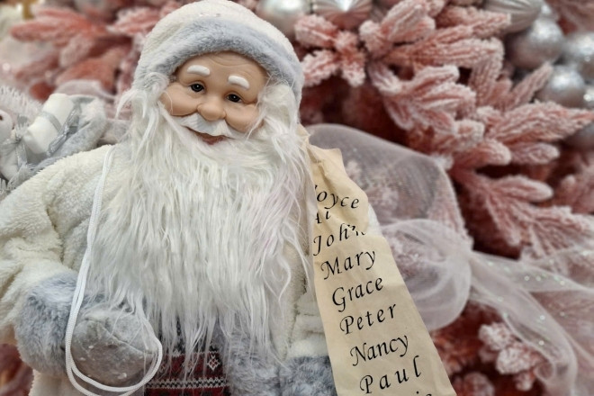  20 status Giáng sinh hài hước và ý nghĩa cho mùa Noel 2025 