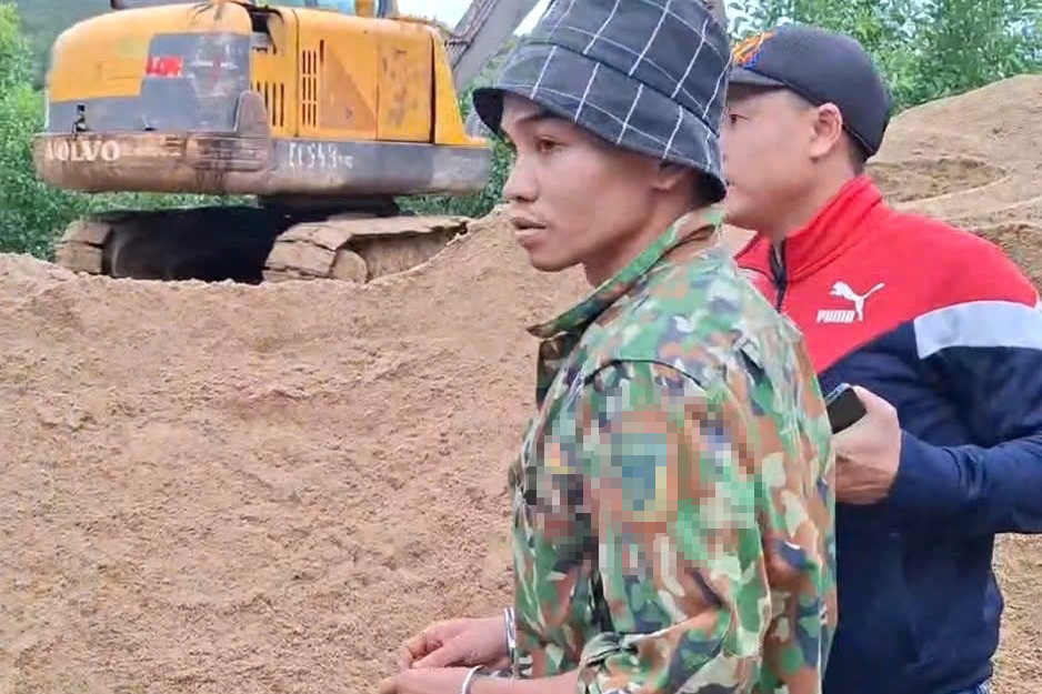 Clip vây bắt 'cát tặc' của cảnh sát giao thông Đắk Lắk