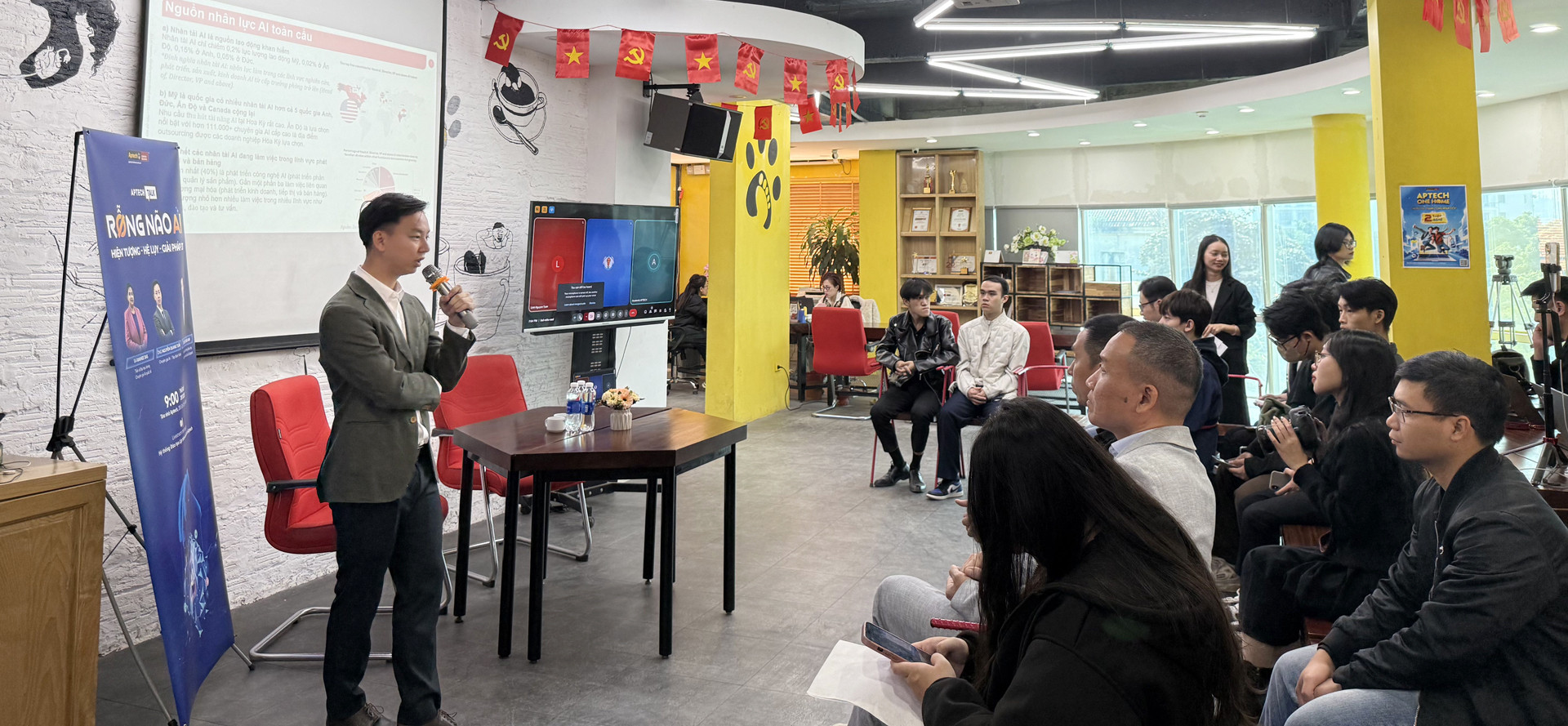 hoi thao Aptech An Do.JPG