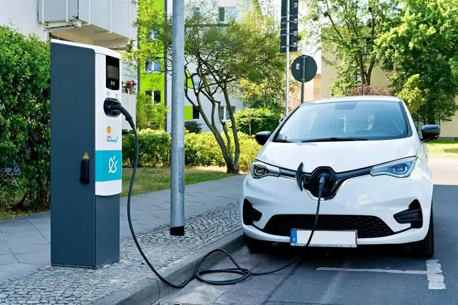 Khi cả Mỹ và Âu “giảm tốc xanh”