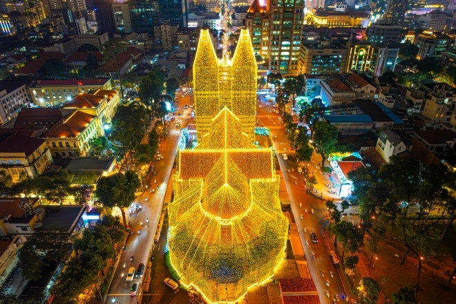  Những địa điểm đón Giáng sinh 2025 đẹp lung linh ở TPHCM 