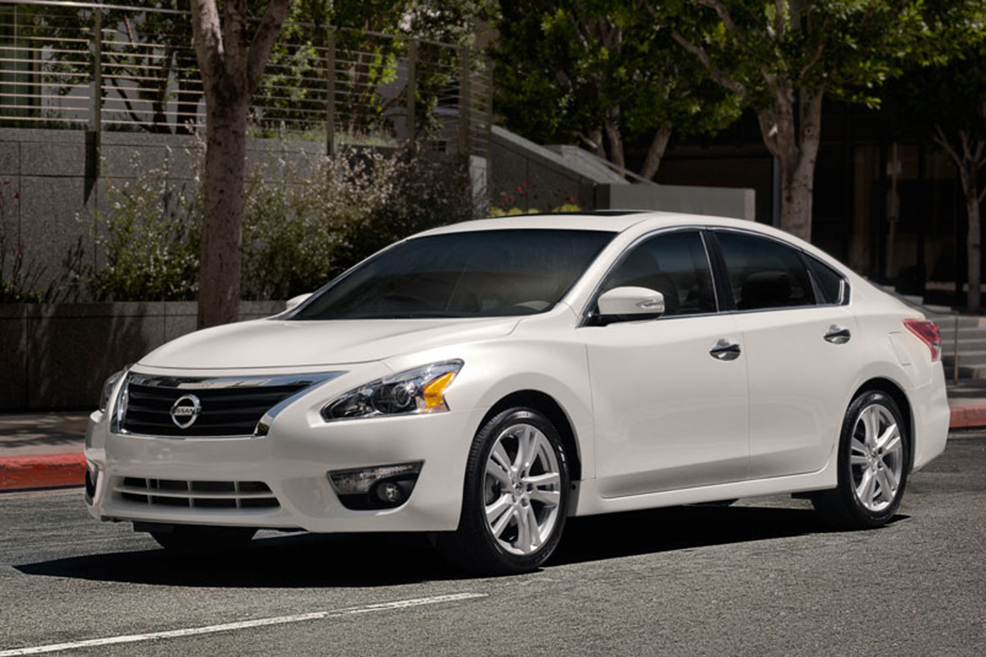 Nissan Teana 2015 (1).jpg