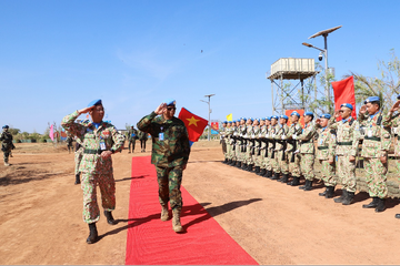 Phở, nem rán, cà phê của chiến sĩ mũ nồi xanh Việt Nam chinh phục bạn bè quốc tế