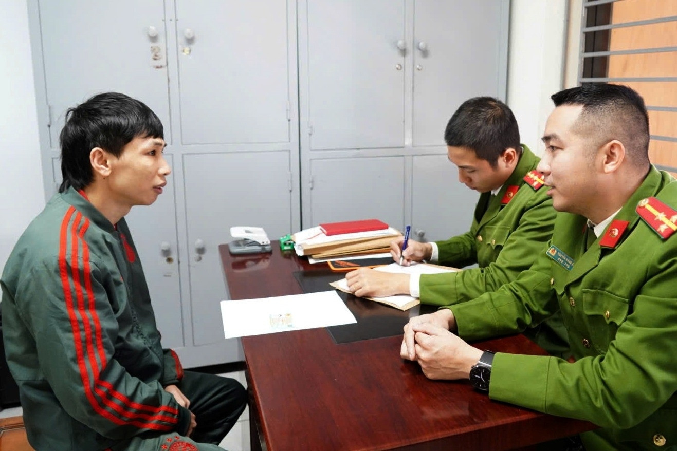 Trốn truy nã sang Thái Lan suốt một năm, đối tượng ở Thanh Hóa ra đầu thú