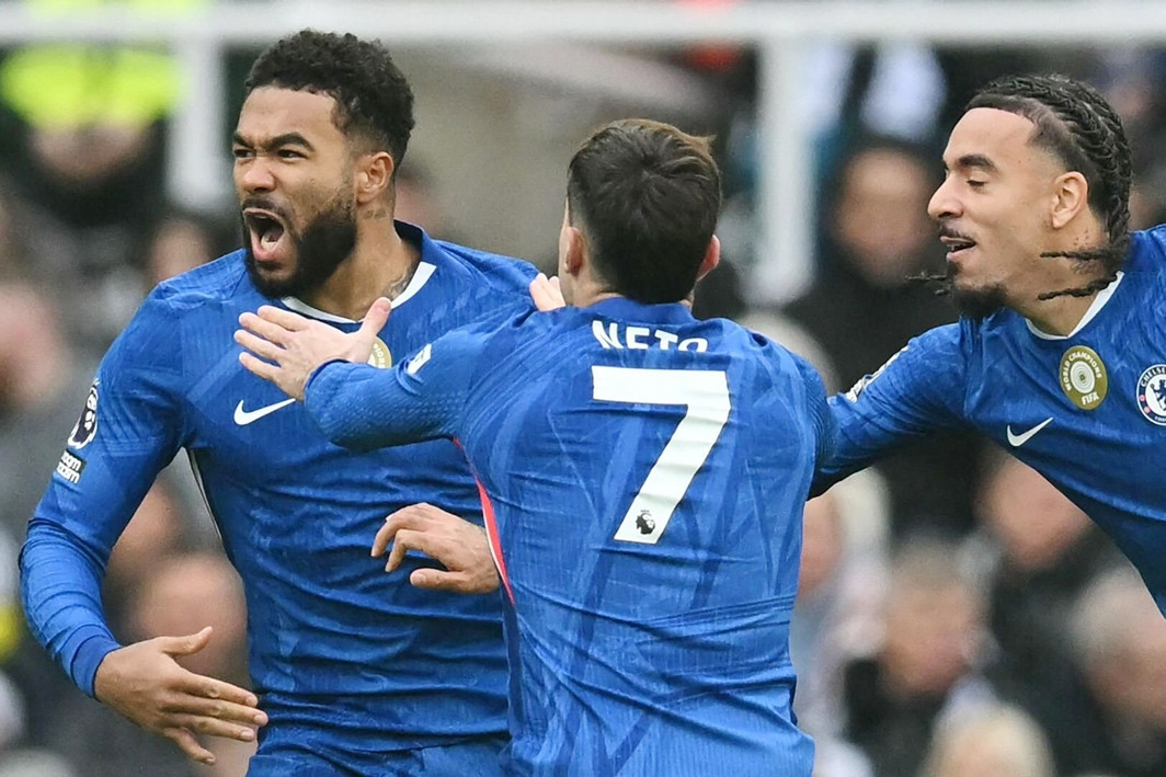 Vùng lên hiệp hai, Chelsea thoát thua Newcastle