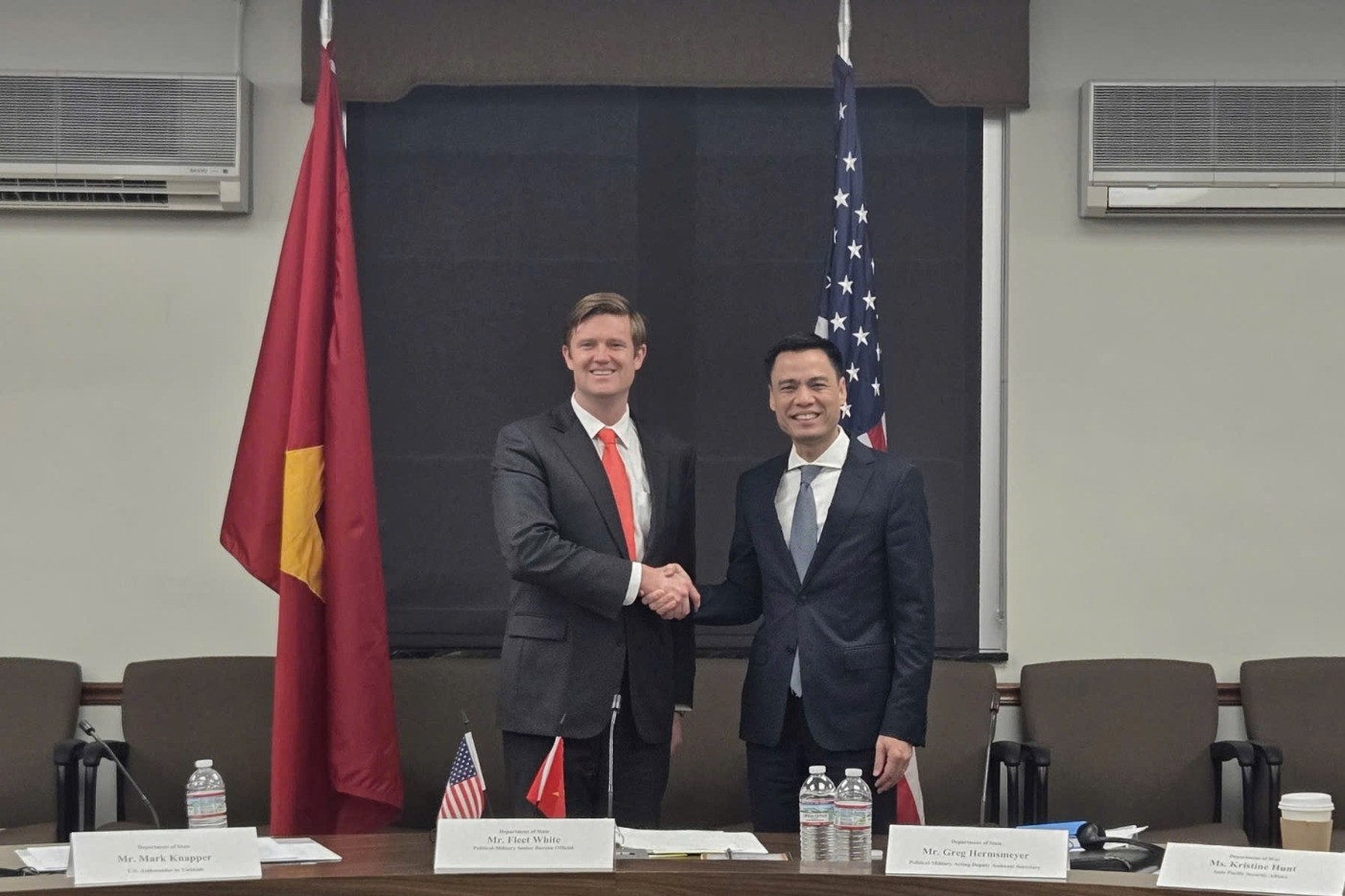 TTrNG Đặng Hoàng Giang và Quyền Trợ lý NG Hoa Kỳ.jpg