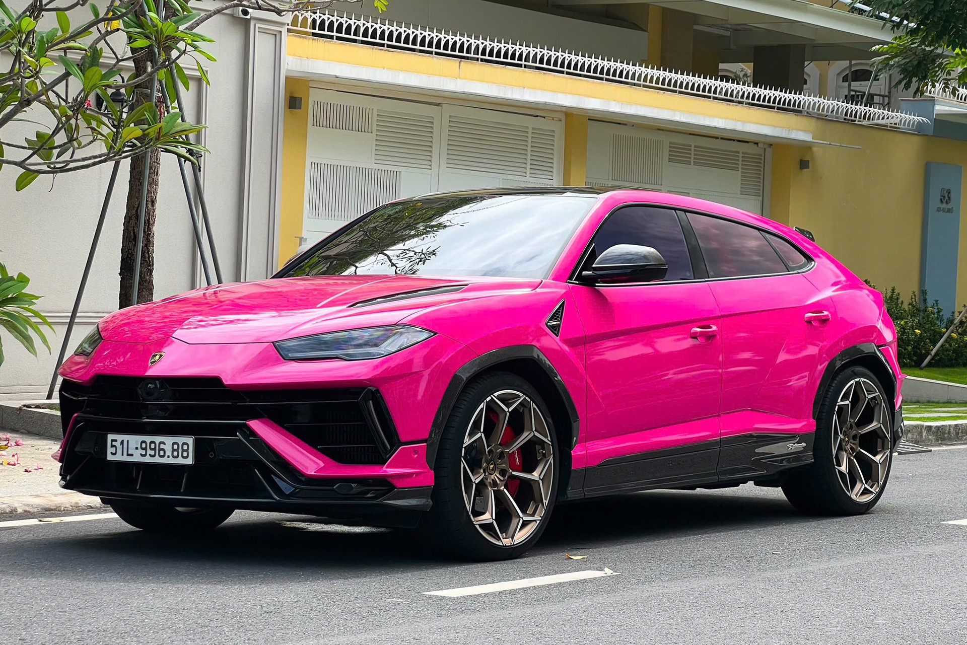 urus performante 1.jpg