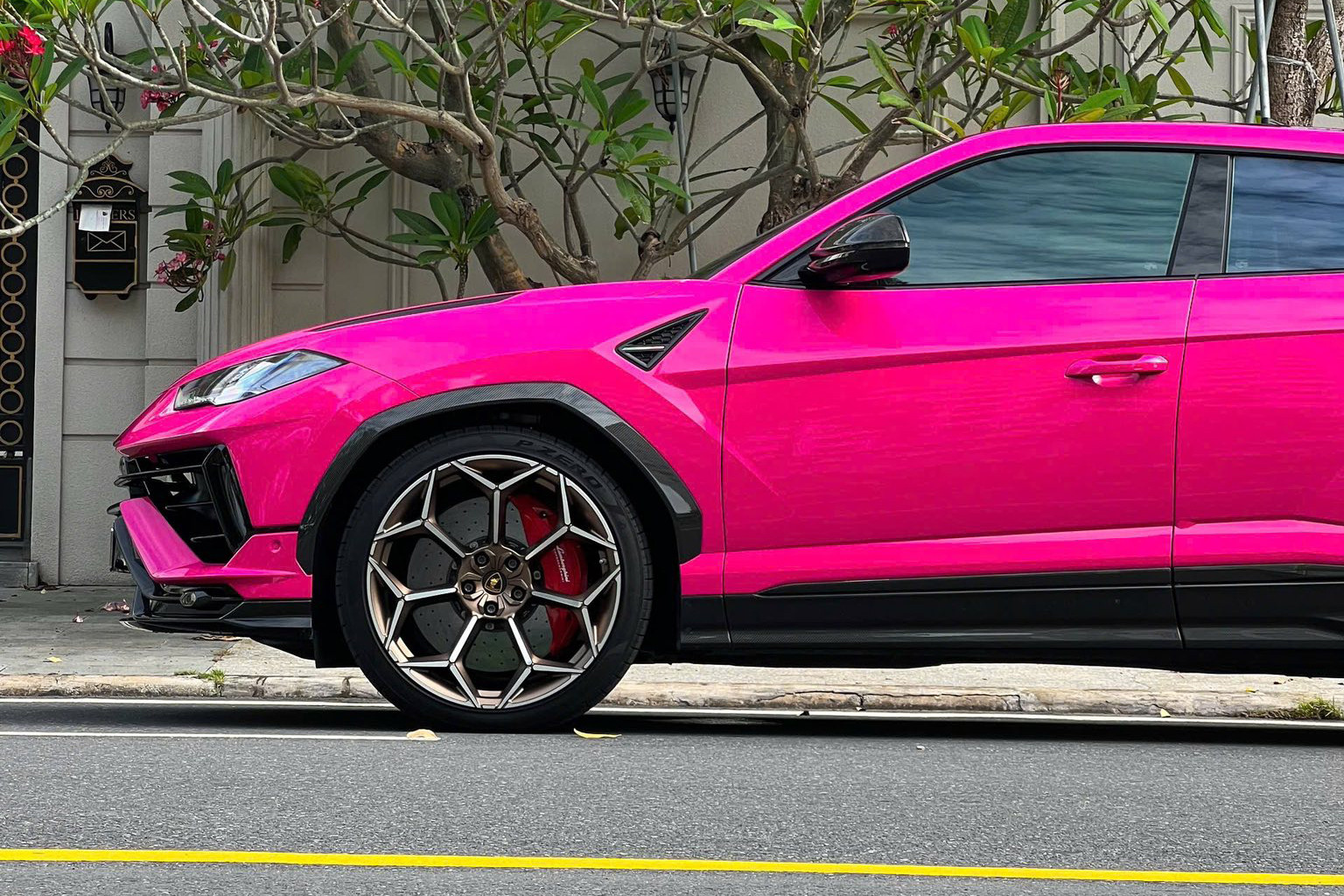 urus performante 8.jpg