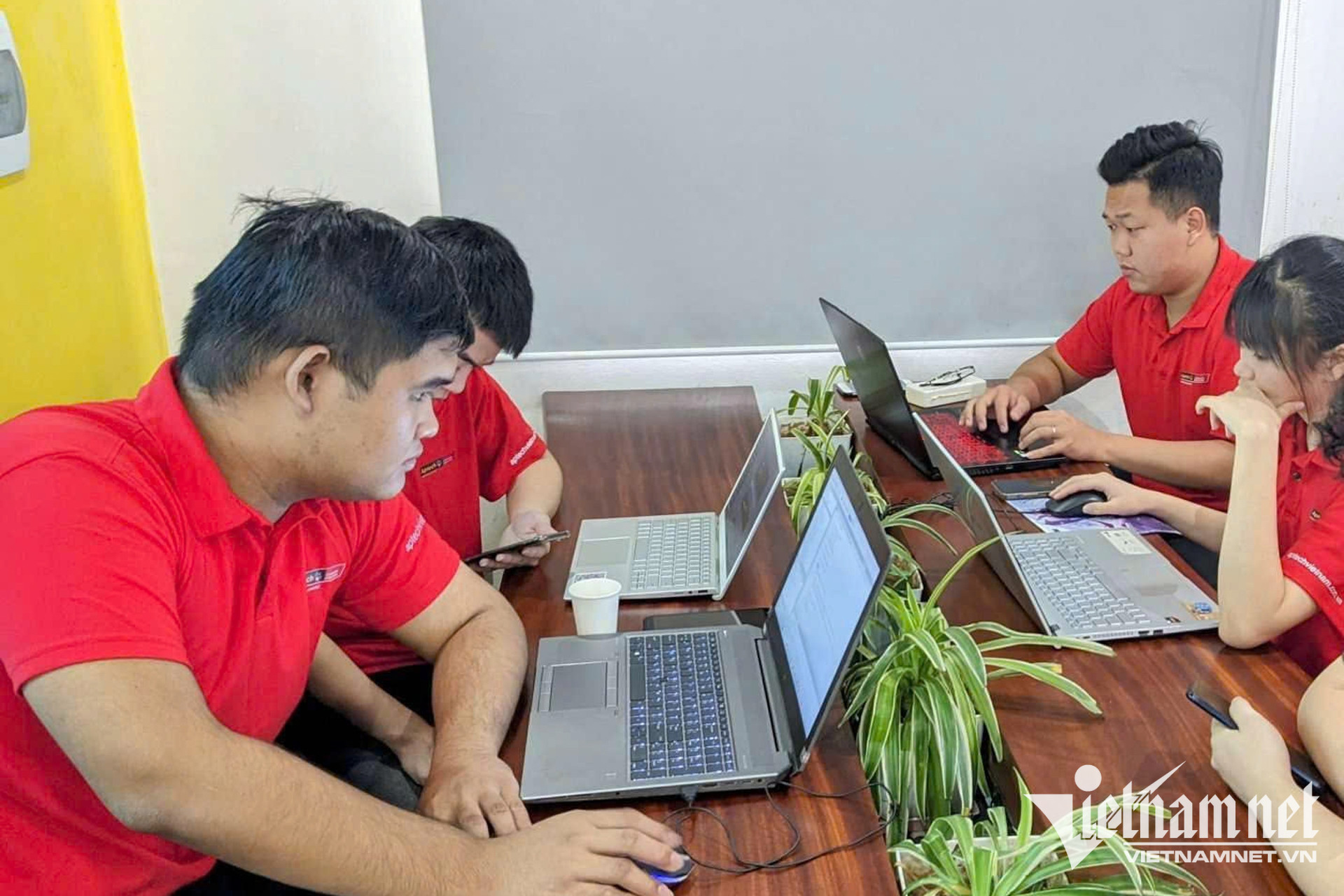 W-dao tao AI ung dung 1.jpg