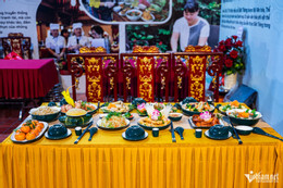 https://static-images.vnncdn.net/vps_images_publish/000001/000003/2025/12/20/w-le-hoi-am-thuc-2210.jpg
