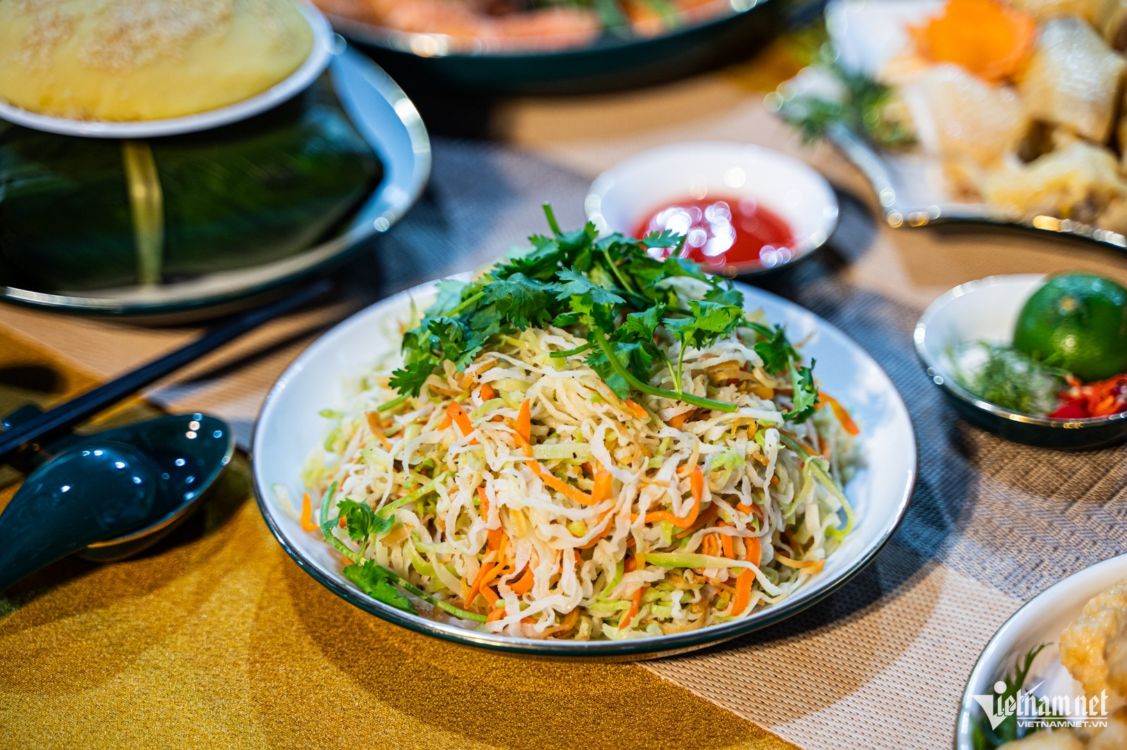 https://static-images.vnncdn.net/vps_images_publish/000001/000003/2025/12/20/w-le-hoi-am-thuc-2217.jpg