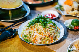 https://static-images.vnncdn.net/vps_images_publish/000001/000003/2025/12/20/w-le-hoi-am-thuc-2217.jpg