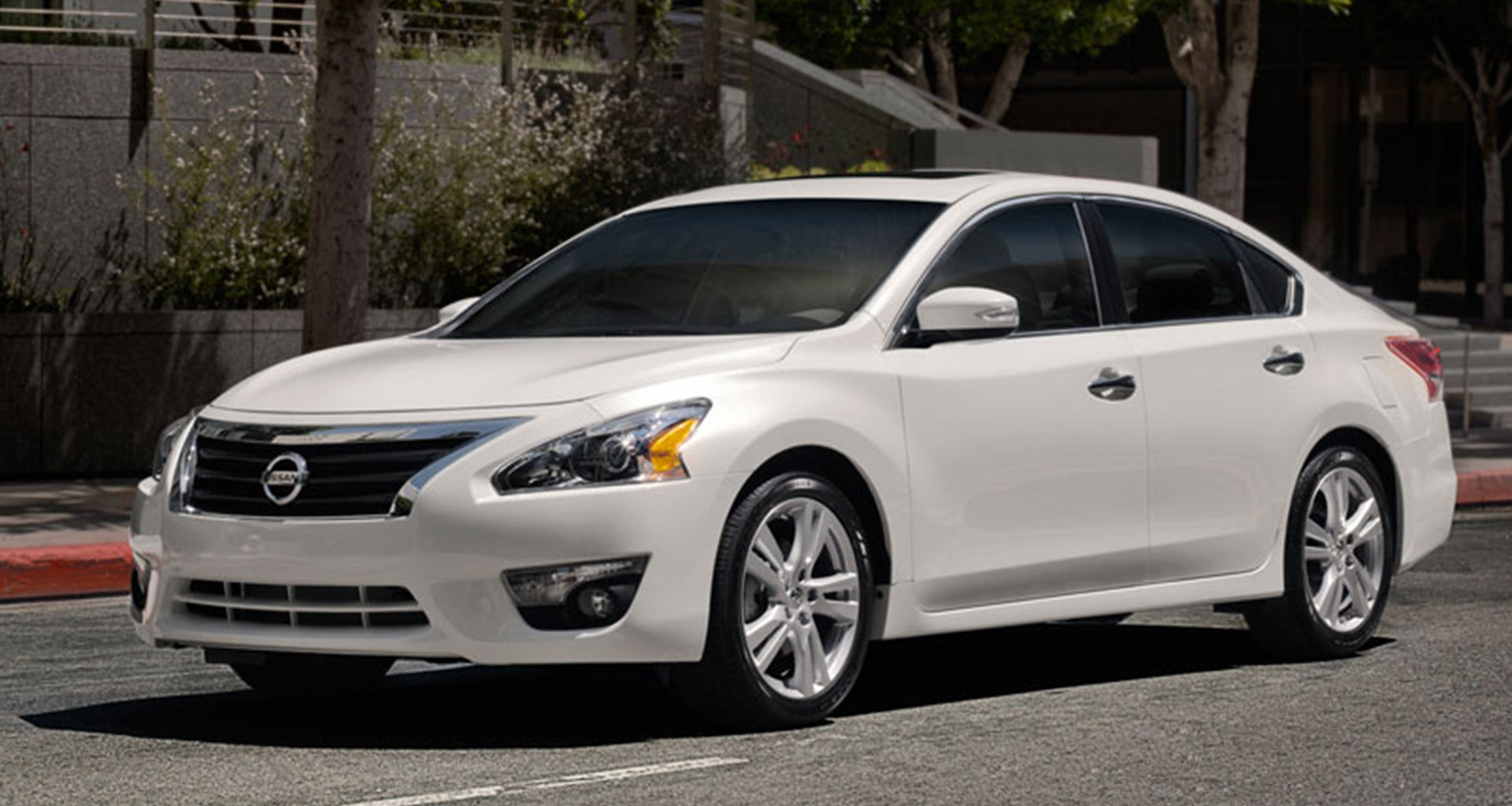 Xe nhập Mỹ Nissan Teana đời 2015: Lái đầm chắc nhưng chi phí bảo dưỡng đắt