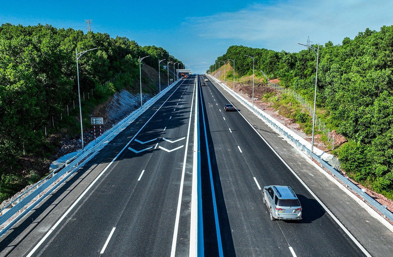 Bản tin sáng 21/12: Lý do 176km cao tốc ở Quảng Ninh chưa có trạm dừng nghỉ